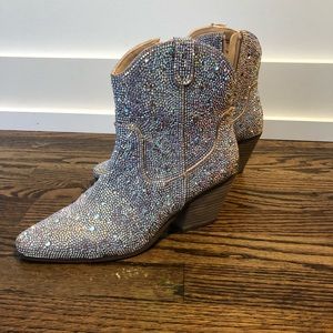 Matisse Harlow Boots, Size 7, worn once to an event for two hours.